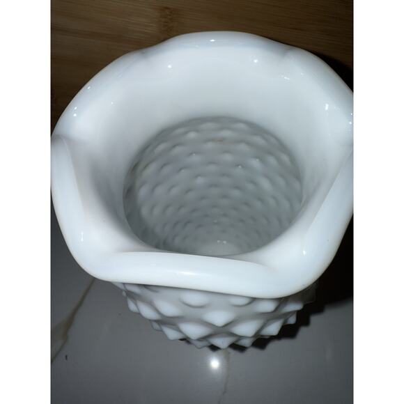 Vintage LE Smith White Milk Glass Hobnail Vase 8" tall Ruffled Rim - Picture 3 of 5